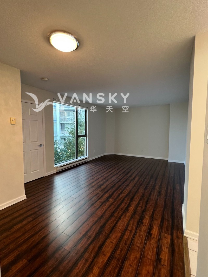 221002202243_living room1.jpg